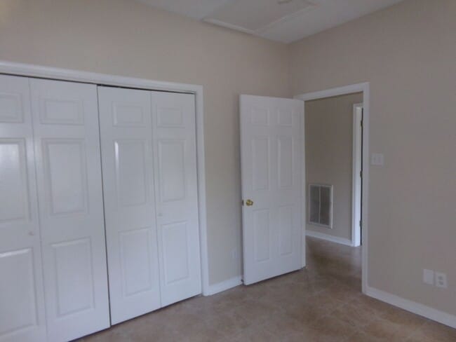 Building Photo - 901 Cook St