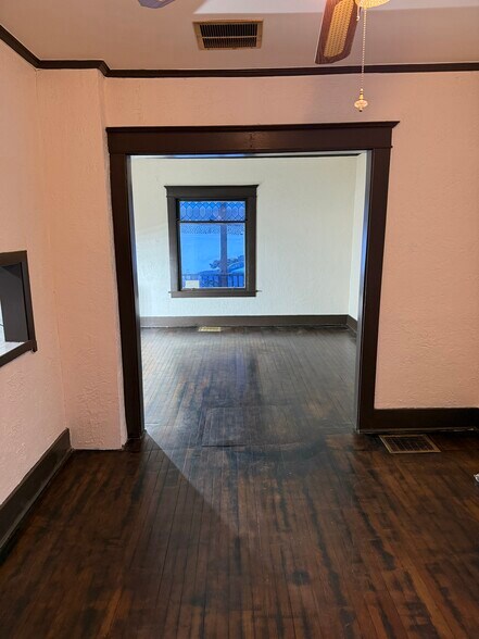 Building Photo - 26 Hall St