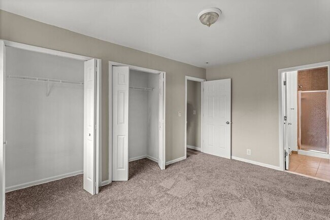 Building Photo - Beautiful 3 bedroom with updates galore- HEAT, Water and Sewer included !