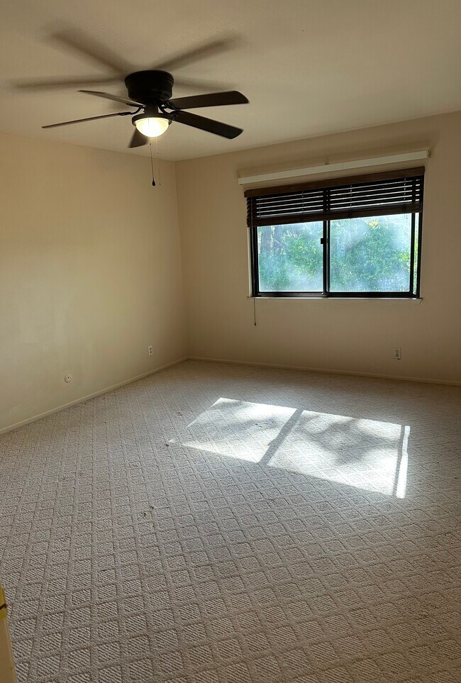 Building Photo - 1101 Heatherview Dr