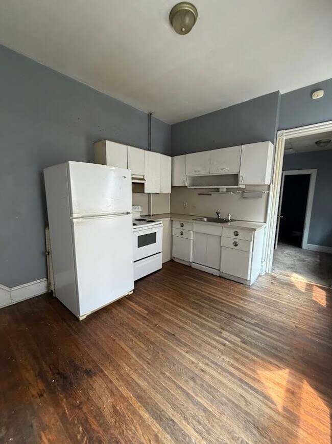 Building Photo - 929 N 3rd St