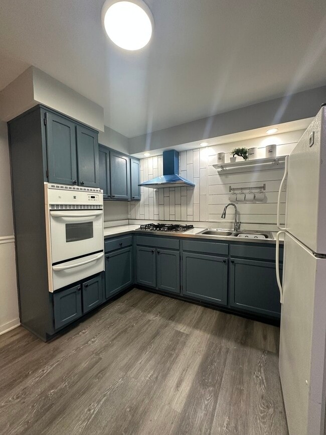 Building Photo - 17 N King Arthur Ct