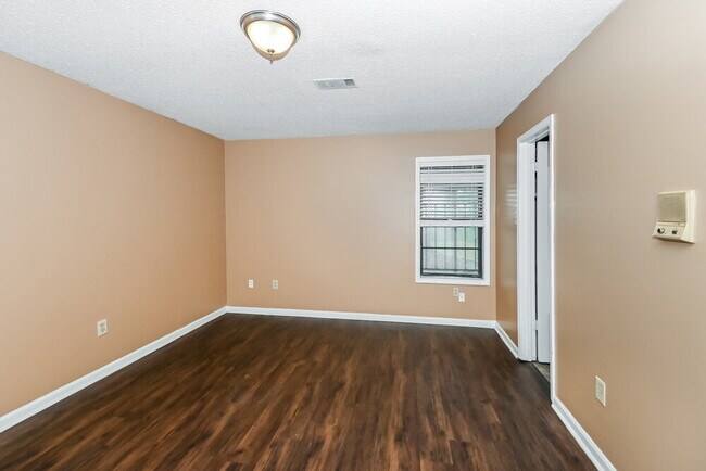 Building Photo - 5657 Rensslaer Dr