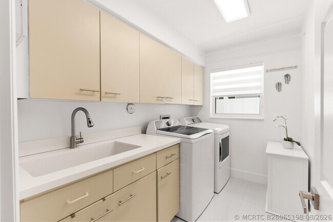 Building Photo - 23246 L'Ermitage Cir