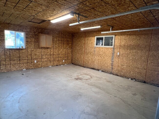 Building Photo - Home in Nephi, UT