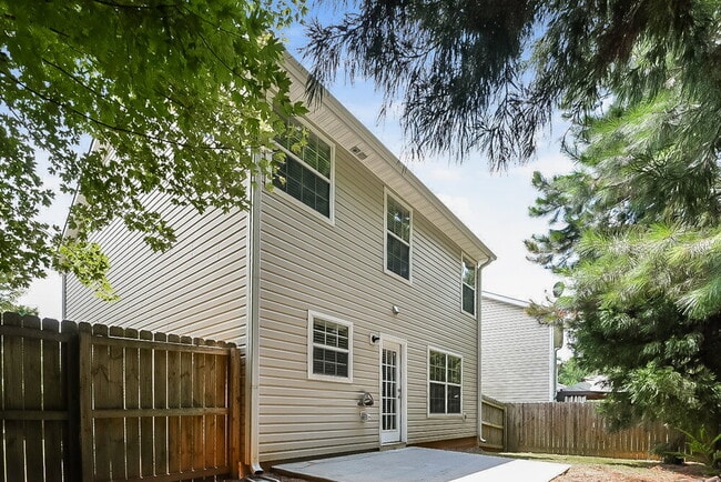 Building Photo - 347 Hidden Creek Ln