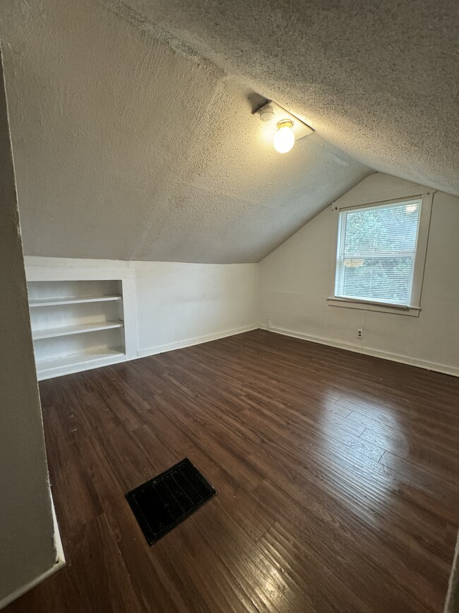 Bedroom - 7124 Glades Ave