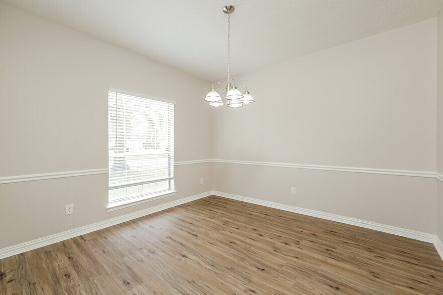 Building Photo - 26118 Cypresswood Dr