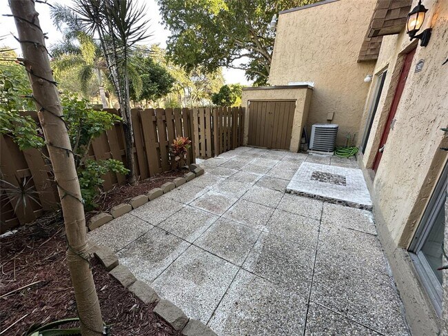 Building Photo - 3741 NW 95th Ter