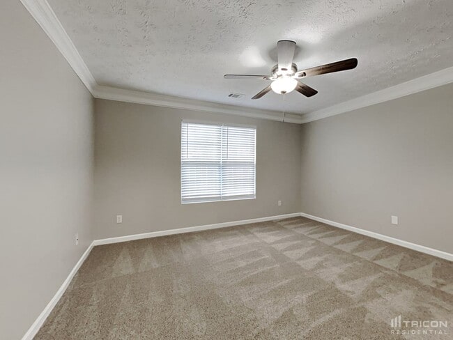 Building Photo - 120 Governor Ln