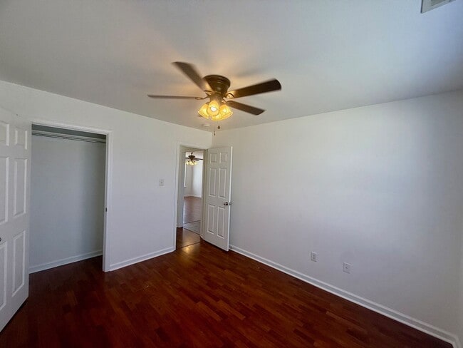 Building Photo - 13706 Apple Glen Cove