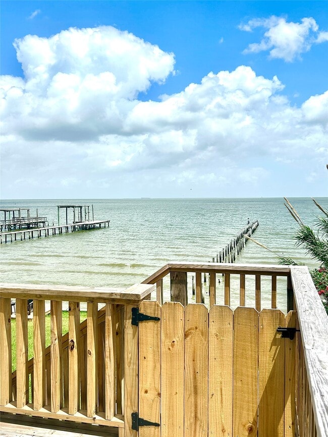 Building Photo - 807 Kipp Ave