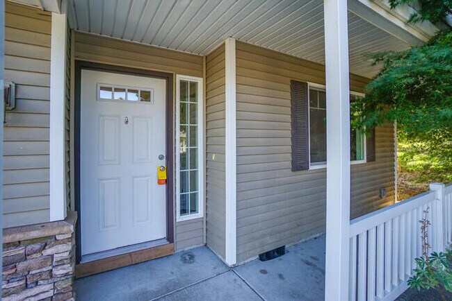 Building Photo - BEAUTIFUL THREE BEDROOM HOME IN VANCOUVER