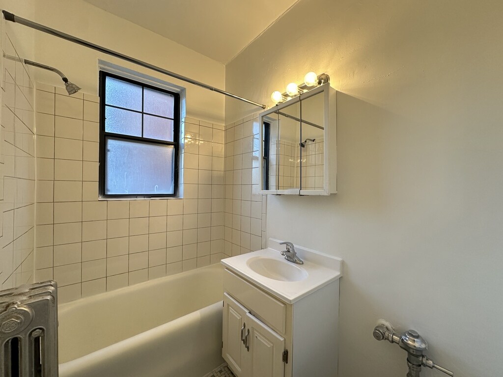 Building Photo - 4834 N Damen Ave