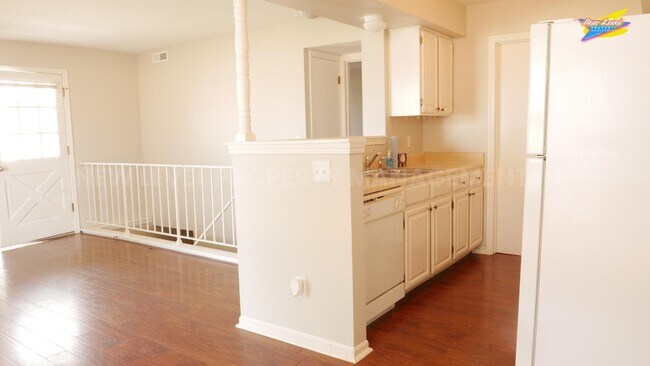 Building Photo - 1717 S Cypress St