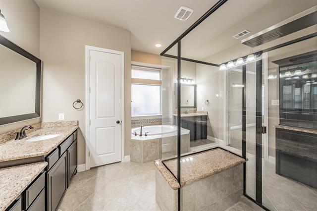 Building Photo - 1614 Chisholm Trail