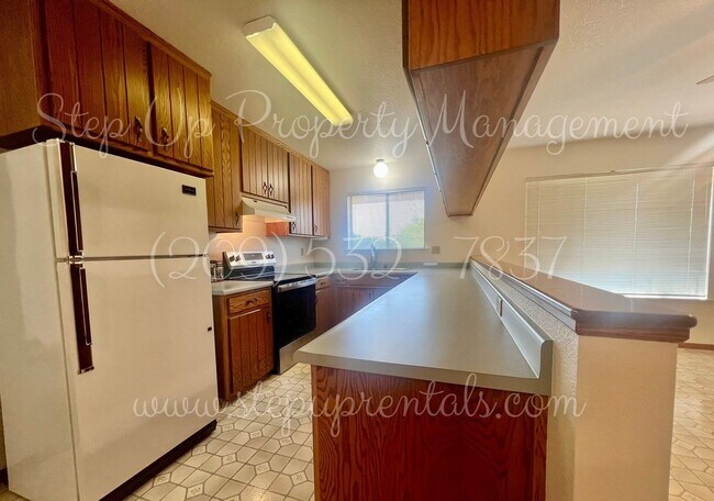 Building Photo - 96 S Norlin St