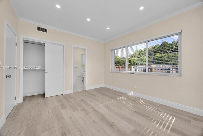 Building Photo - 6110 SW 79th St