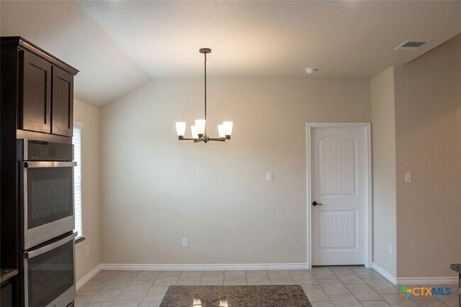 Building Photo - 2509 Meadow Lark Dr