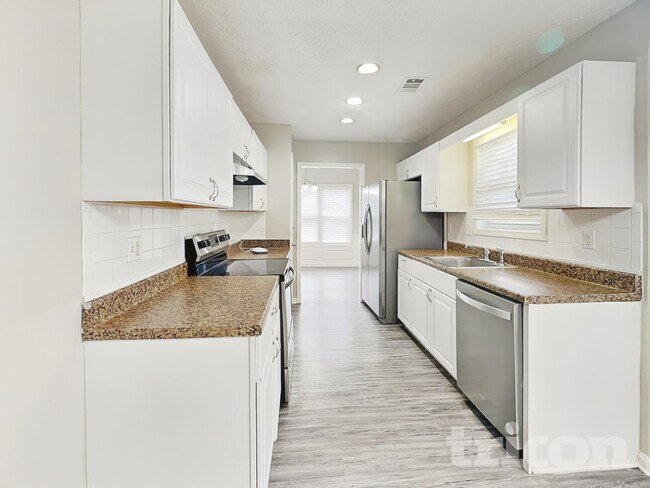 Building Photo - 2725 Archer Way