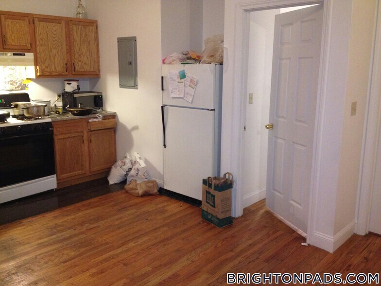 Building Photo - 17 Cummings Rd