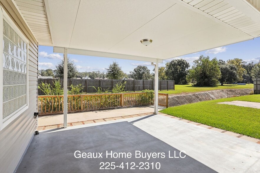 Building Photo - 508 S Daphne Dr