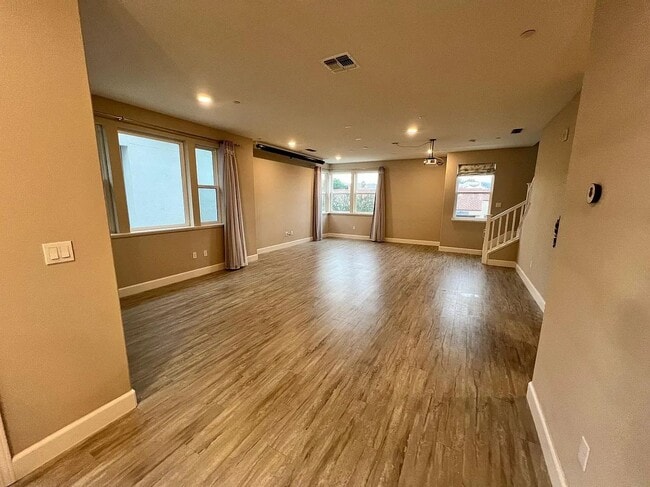 Building Photo - 121 Stevenson Blvd