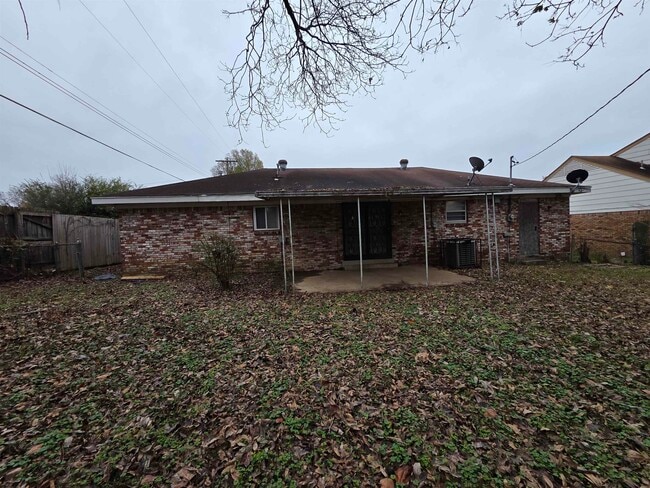 Building Photo - 4417 Don St