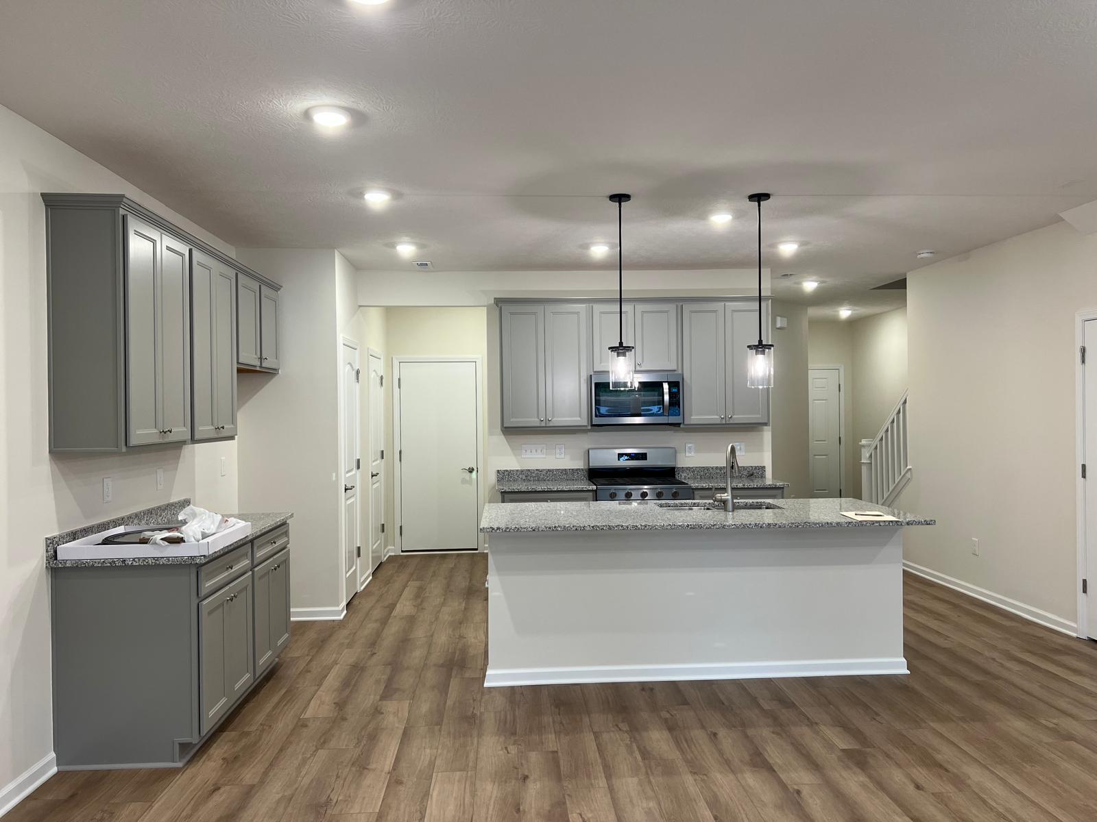 Kitchen with coffee counter - 6527 Wheatly Rd