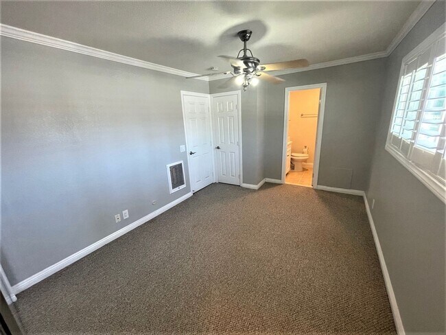 Building Photo - COSTA MESA 4BR/3BA TOWNHOME READY FOR MID-JULY OCCUPANCY