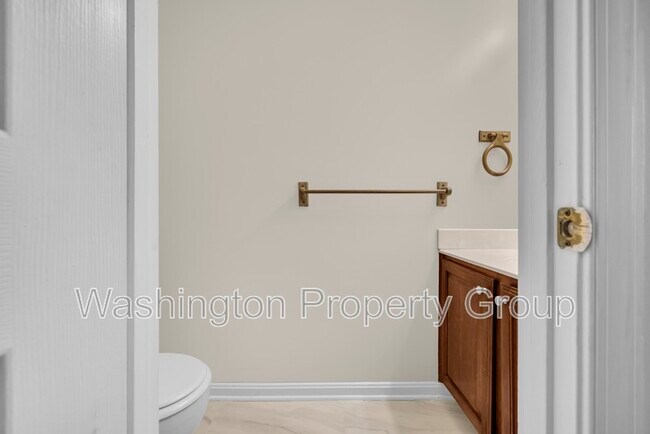 Building Photo - 5602 Grouper Ct