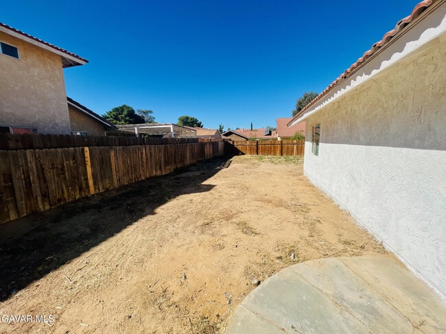 Building Photo - 42933 Guyman Ave