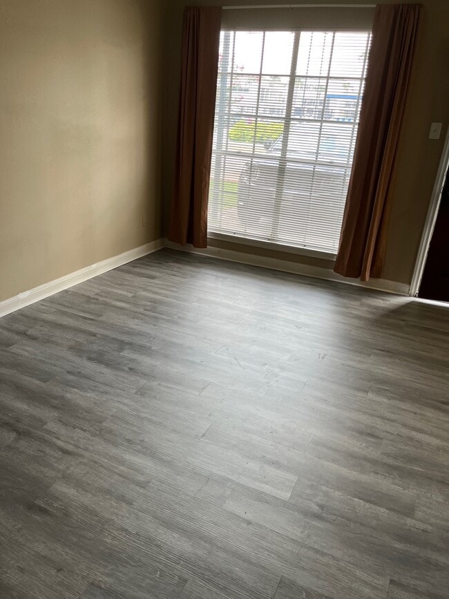 Building Photo - 1500 Woodhead St