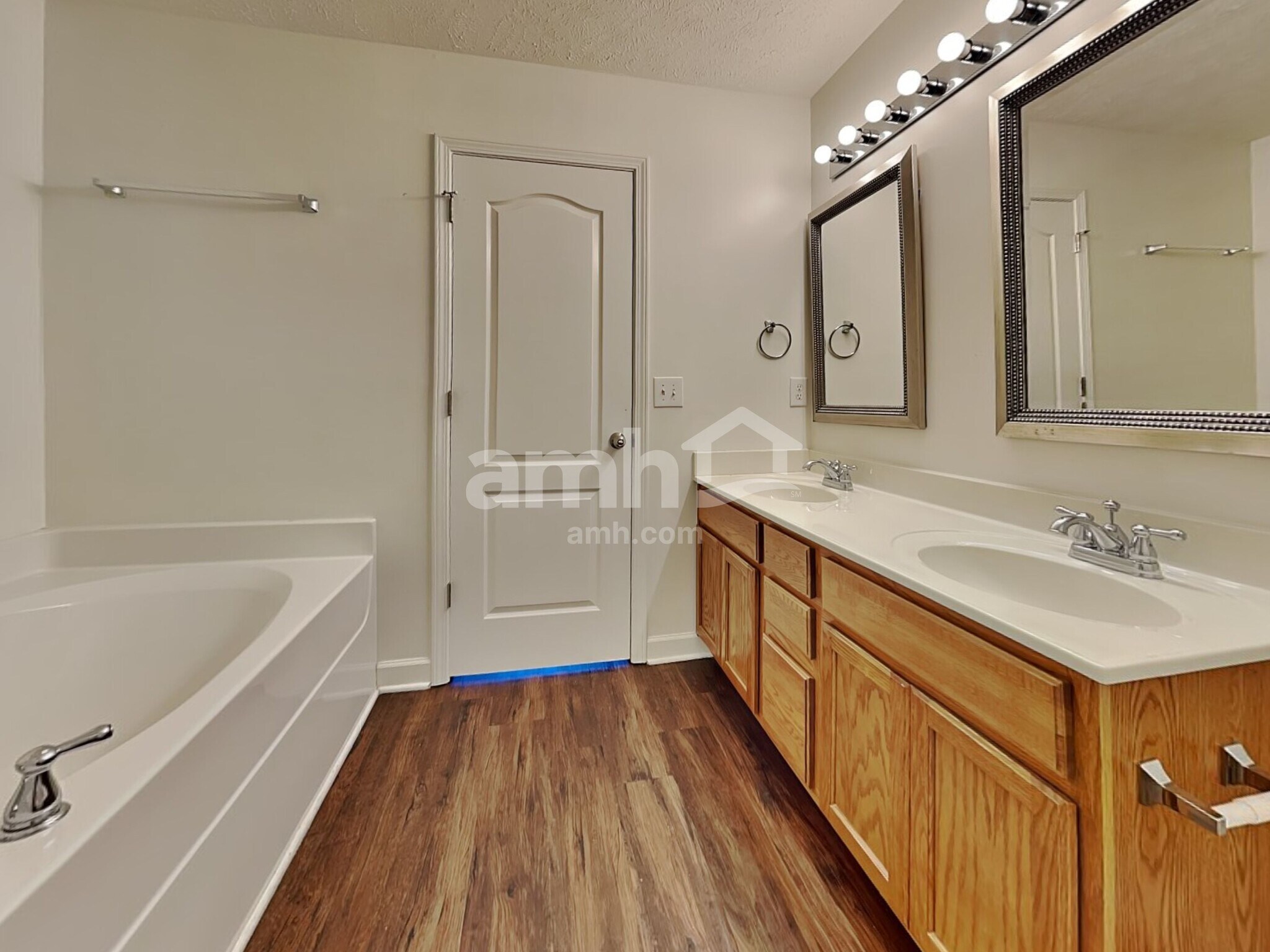 Building Photo - 645 Smoky Mountains Dr