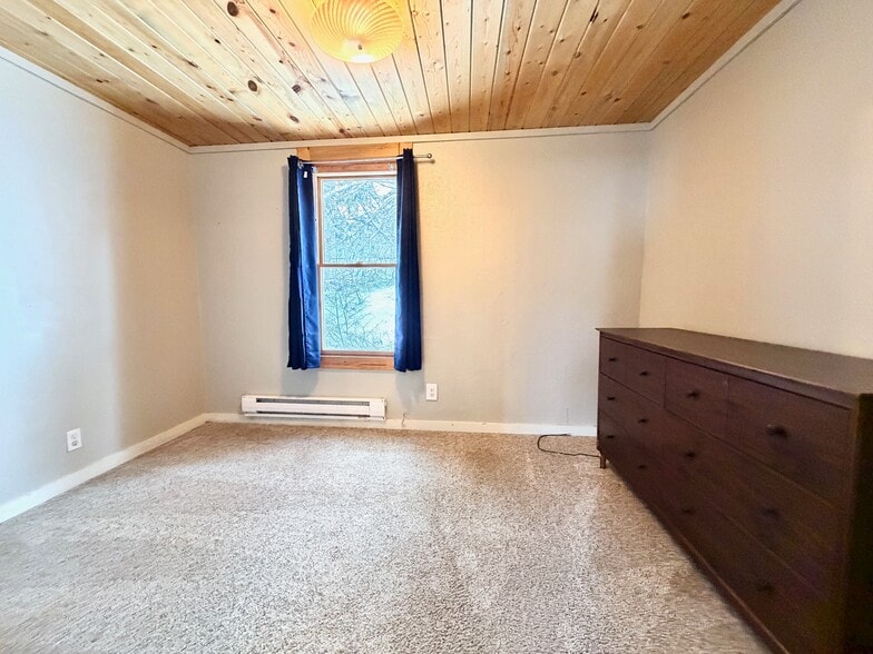 Building Photo - 924 Electric Ave