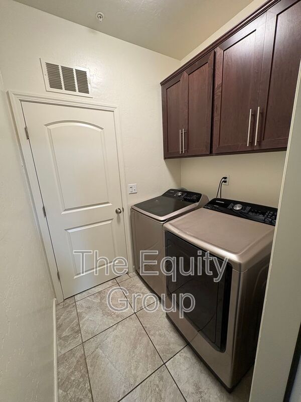 Building Photo - 3215 N Kent St