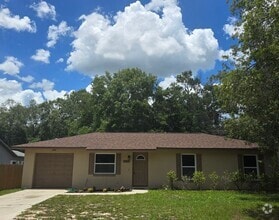 Building Photo - Fabulous 3/1.5/1 in Homosassa!!!