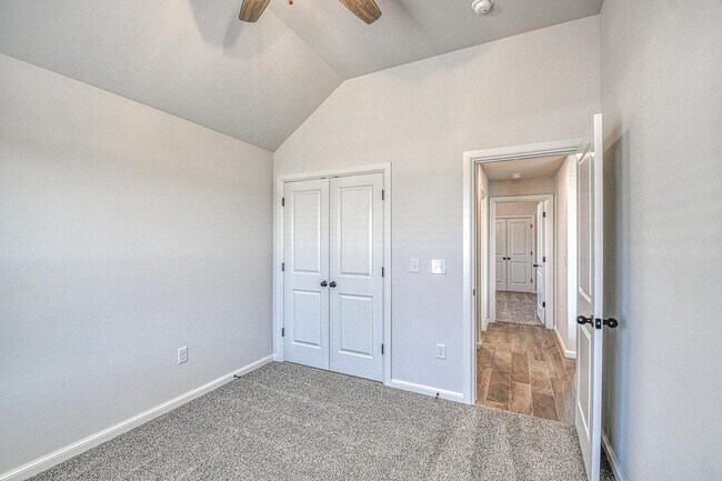 Building Photo - Beautiful Home in Summit Lakes!
