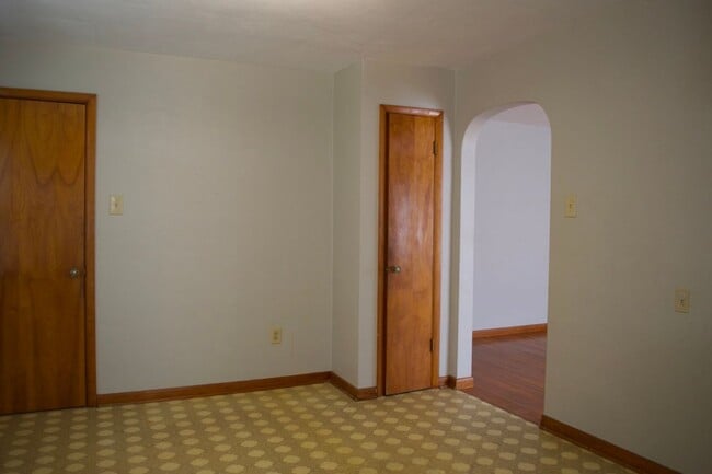 Building Photo - 3 Bedroom House Next To Columbia Regional ...