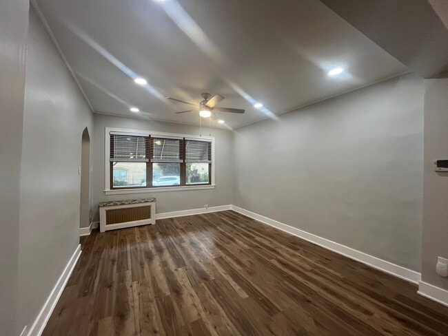 Building Photo - 3712 S Union Ave