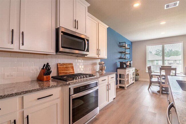 Building Photo - 31219 Gullwing Manor Dr