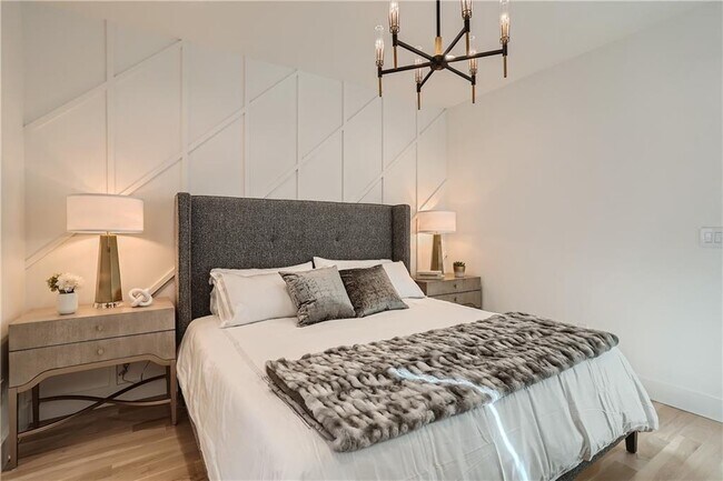 Building Photo - 997 Wylie St SE