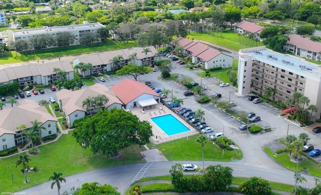 Building Photo - 7698 Tahiti Ln