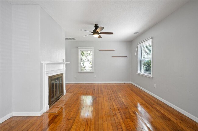 Building Photo - 1702 E 41st St
