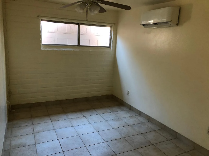 Building Photo - 1703 E 13th St