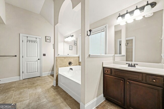 Building Photo - 882 Nestling Dr