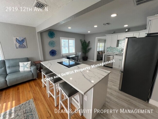 Building Photo - 2919 12th Ave N