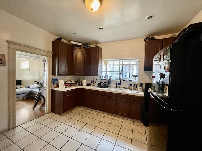 Building Photo - 1193 W 35th St