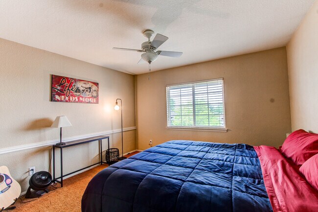 Building Photo - 2675 Forsythia Pl