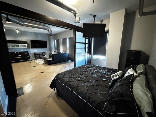 Building Photo - 200 Hoover Ave